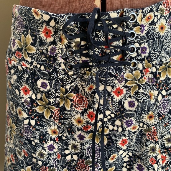 Edme & esyllte skirt, floral velvet like skirt Anthropologie fall dark academia - Picture 2 of 9